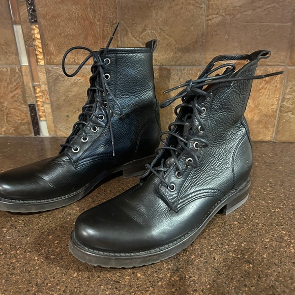 Frye Black Veronica Leather Combat Boots, Biker size 8.5 B - Picture 6 of 16